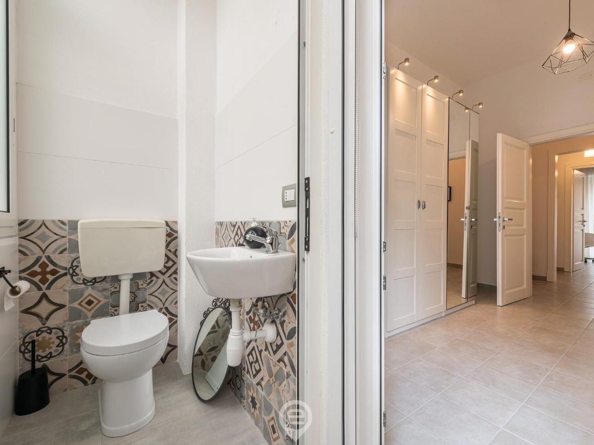 White Gold Apartment 卡利亚里 外观 照片